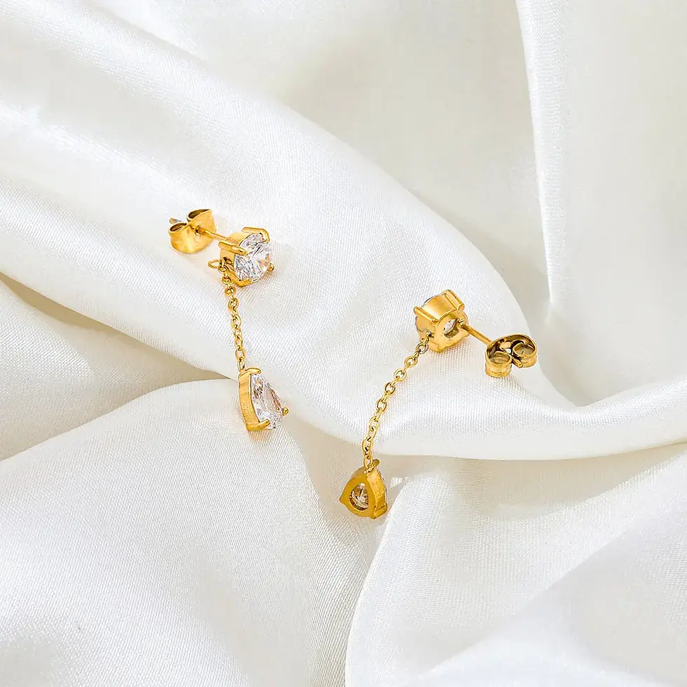 תמונה ממוזערת: Fenny High End PVD 18K Gold Plated No Fade Elegant Chain Tassel Zirconia Hoop