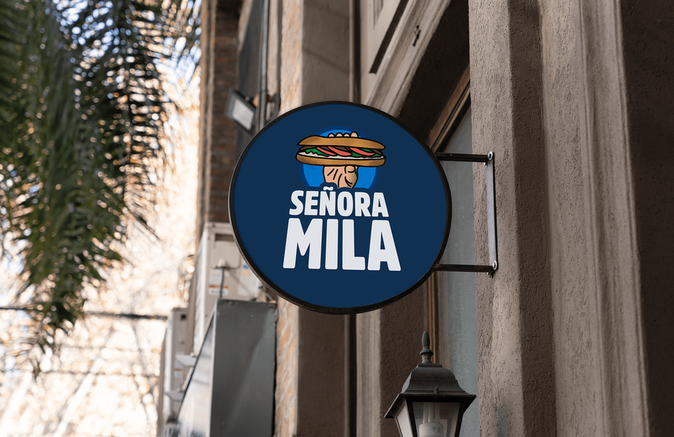 Branding muestra de logotipo de sanguchería Señora Mila