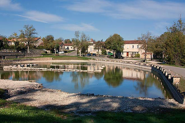 46_Aujols_rando_puits_et_lavoirs_2014-10_010_Aujols_Lavoir_7322.jpg