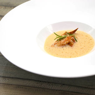 Creme-Süppchen vom Atlantik-Hummer mit Champagner