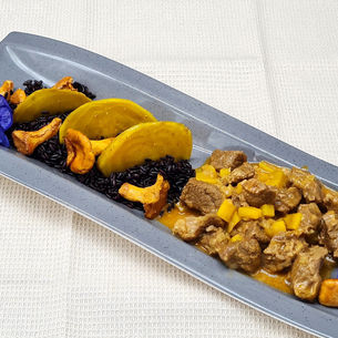 Lamm-Gulasch mit Venere-Reis und Pfifferlingen