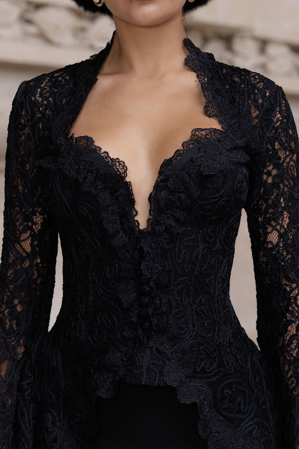 الصورة المصغرة: Swan Laced Blouse