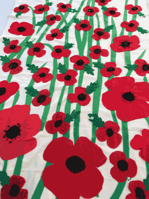 Beacon View Primary School / Poppies of Remembrance Banner