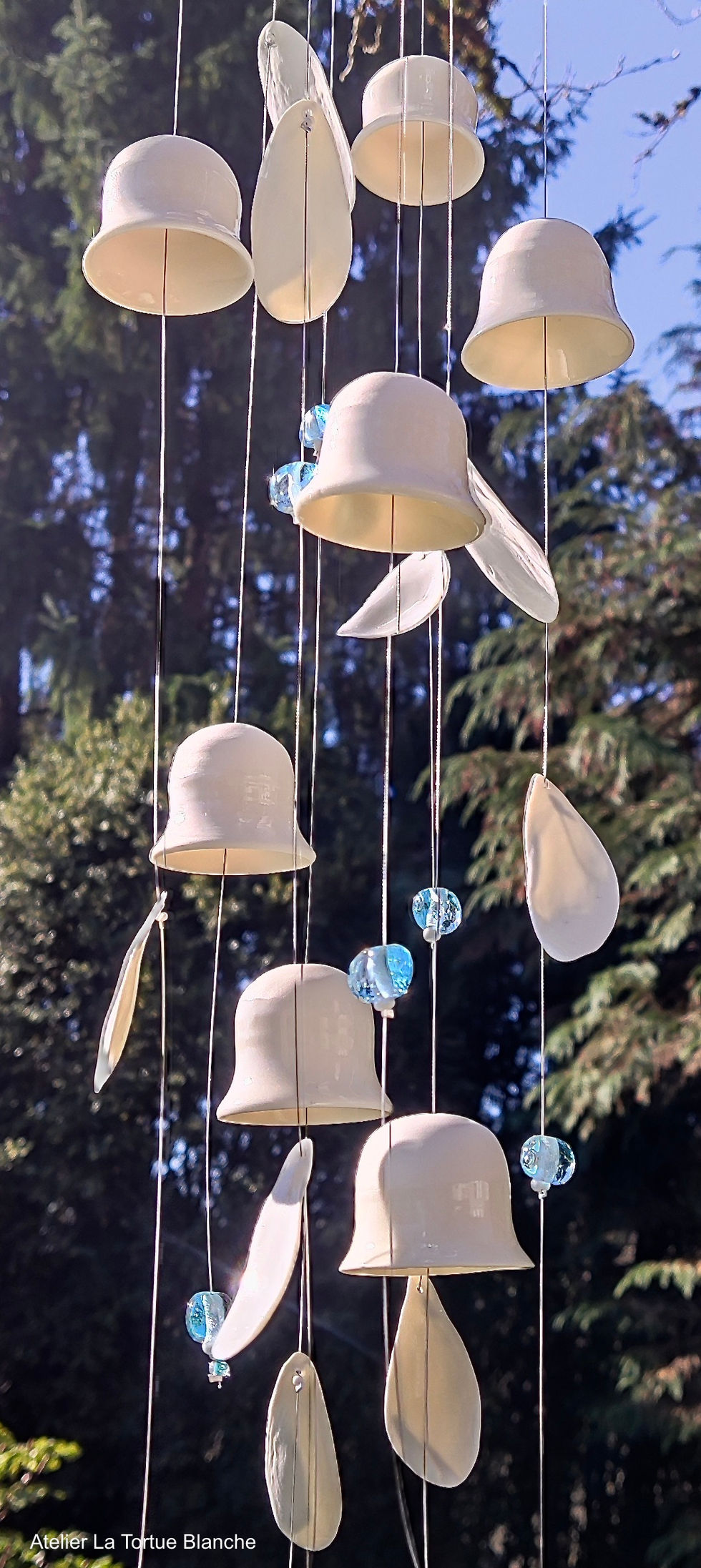 Mobile "pétales et Rosée"  détail 
©Atelier La Tortue Blanche