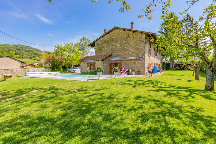 Magnifique fermé rénovée à vendre à 15 minutes de Cluny 71