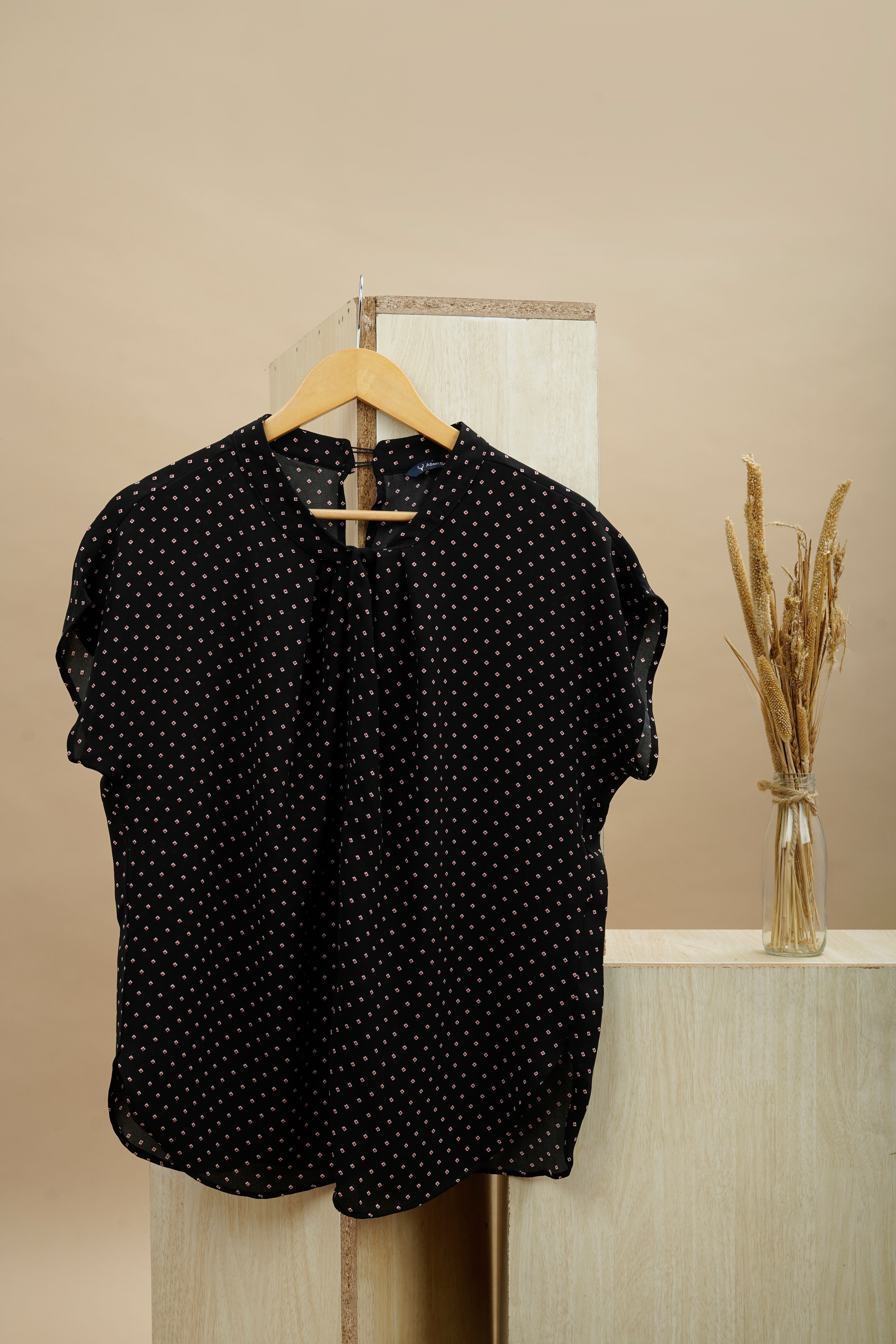 ALLEN SOLLY Black & Red Printed Blouse(XXL)