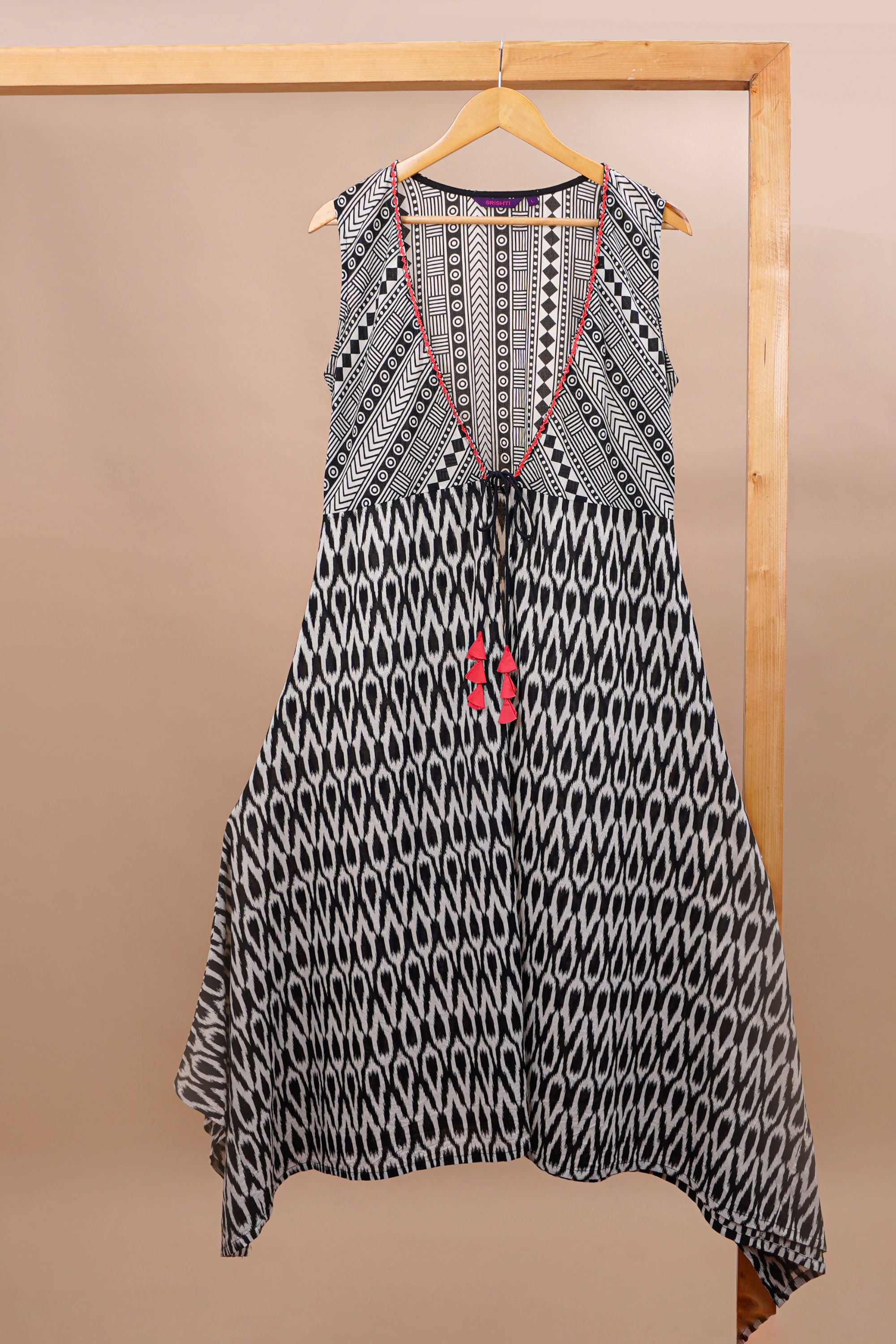 SRISHTI Black&White Coral Printed Coverup(L)