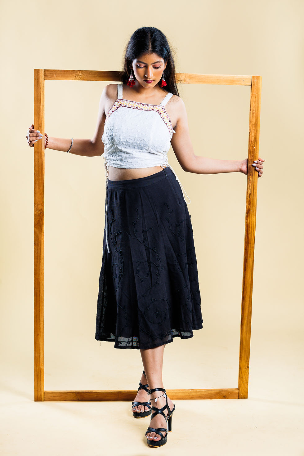 Thumbnail: Black Skirt Loosely Woven Outer Fabric with Thread(M)