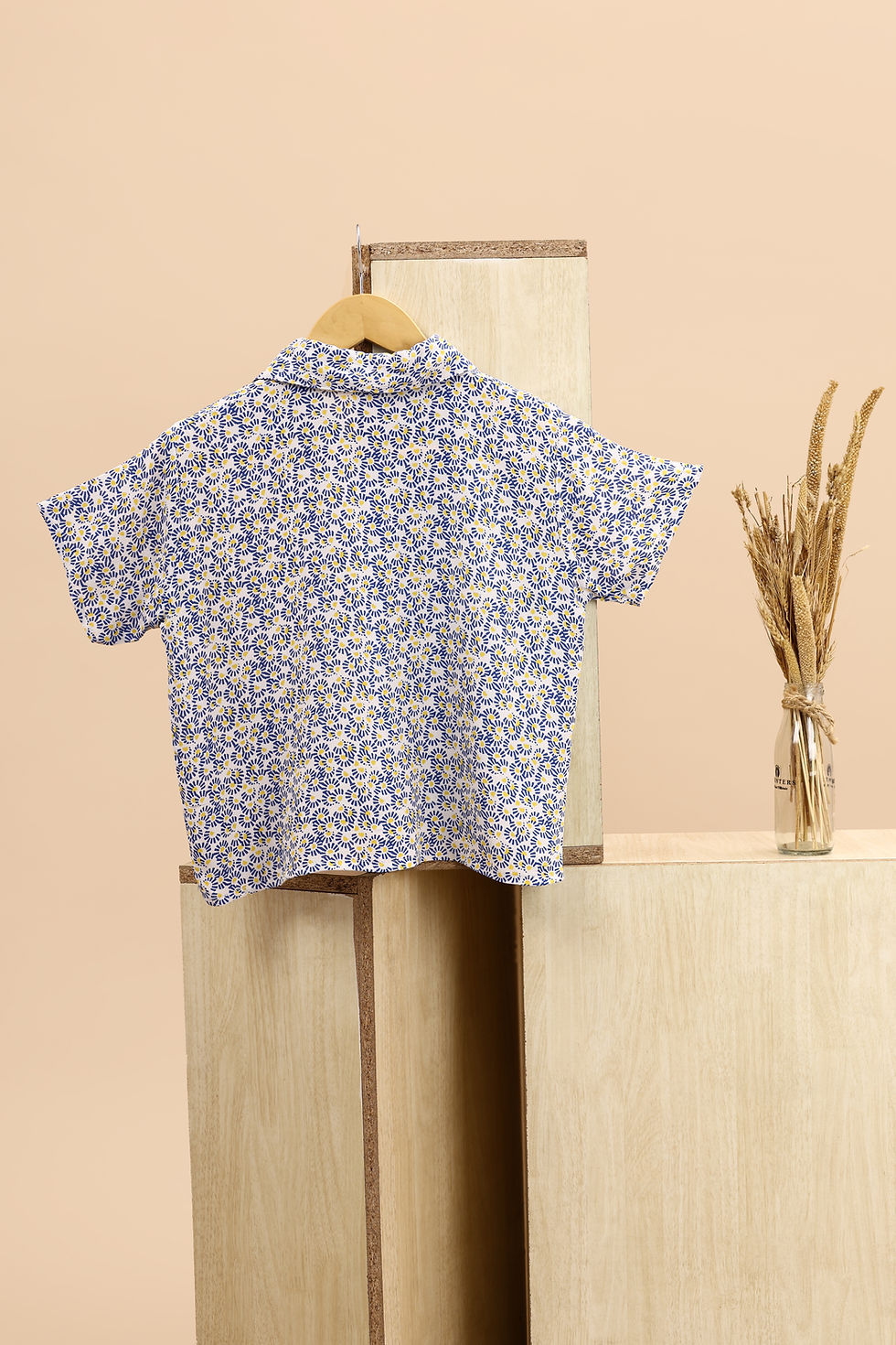 Thumbnail: VERO MODA White & Multi Abstract Daisy Crop Shirt(M)