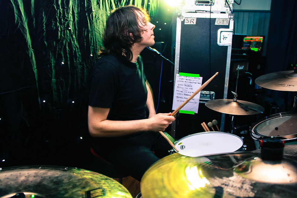 MARCO MENDOZA