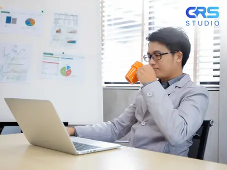 An employee having done his reports faster enough for an extra time for coffee before break after using Perplexity