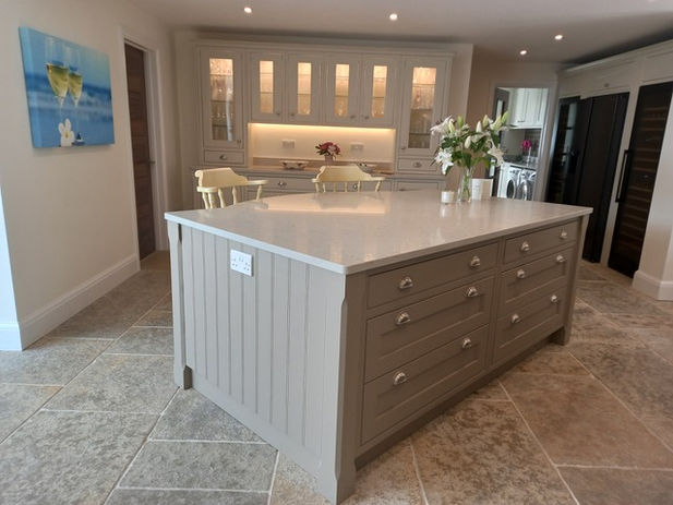 Leatherhead Road, East Horsley, photo 3 of 18