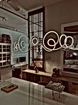 Marcus Tremonto
Light Artist 
hanging light 