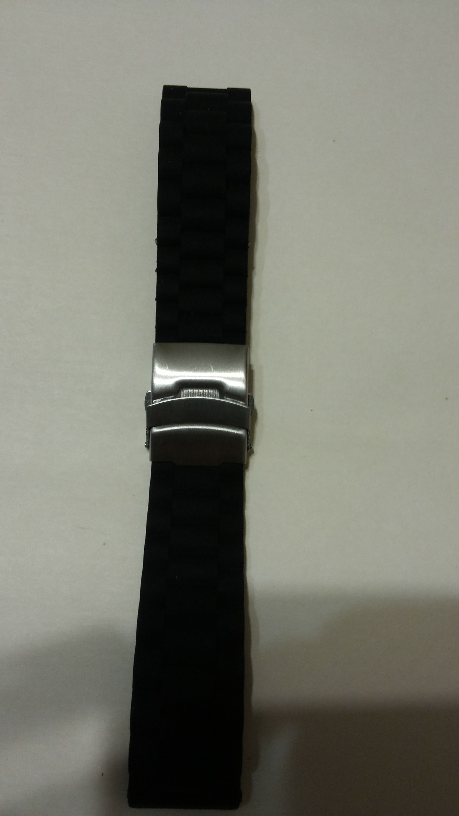 арт.56 ремешок к часам 24 мм.силиконовый