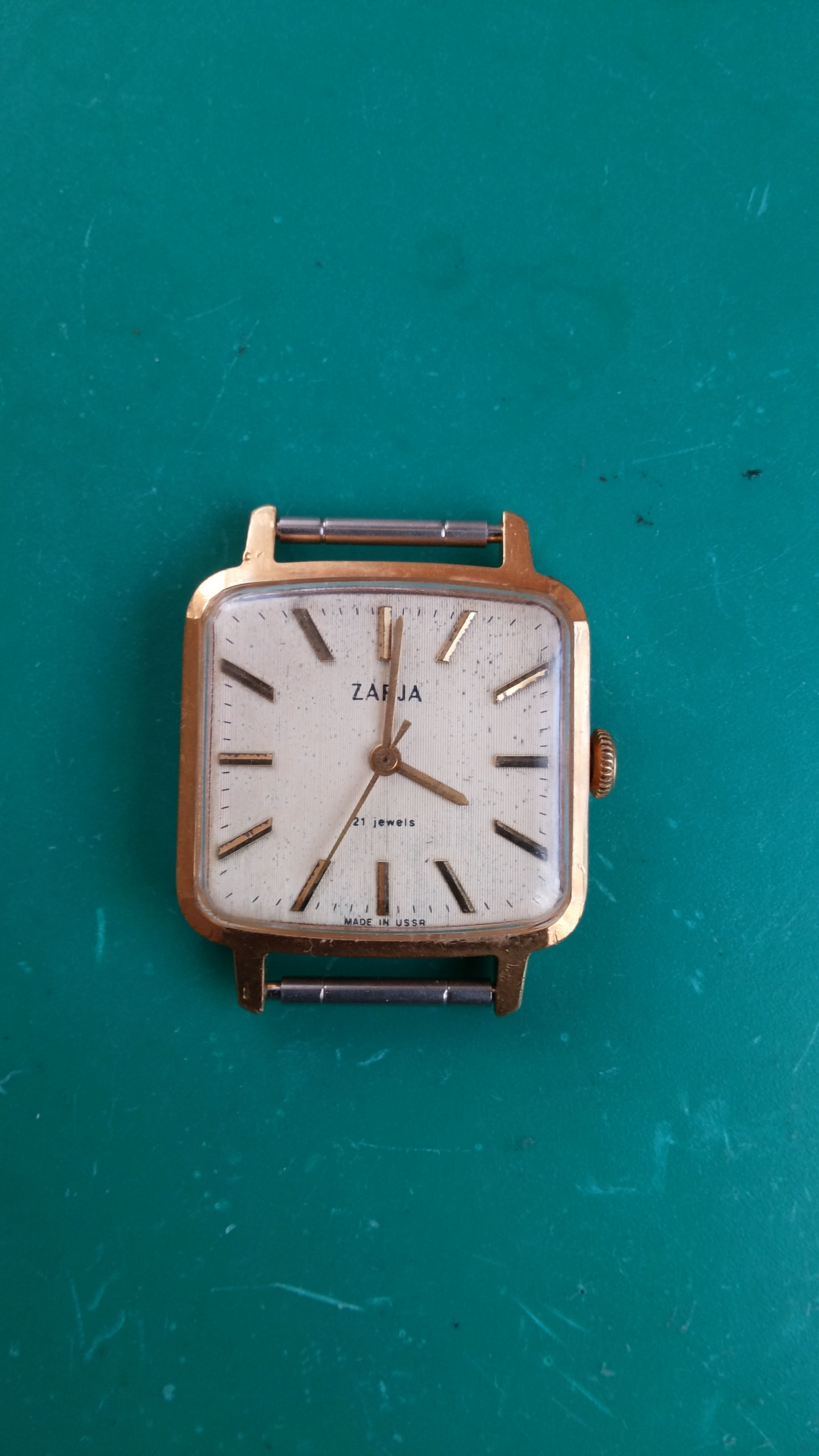 арт.119 часы заря позолоченные Au 10