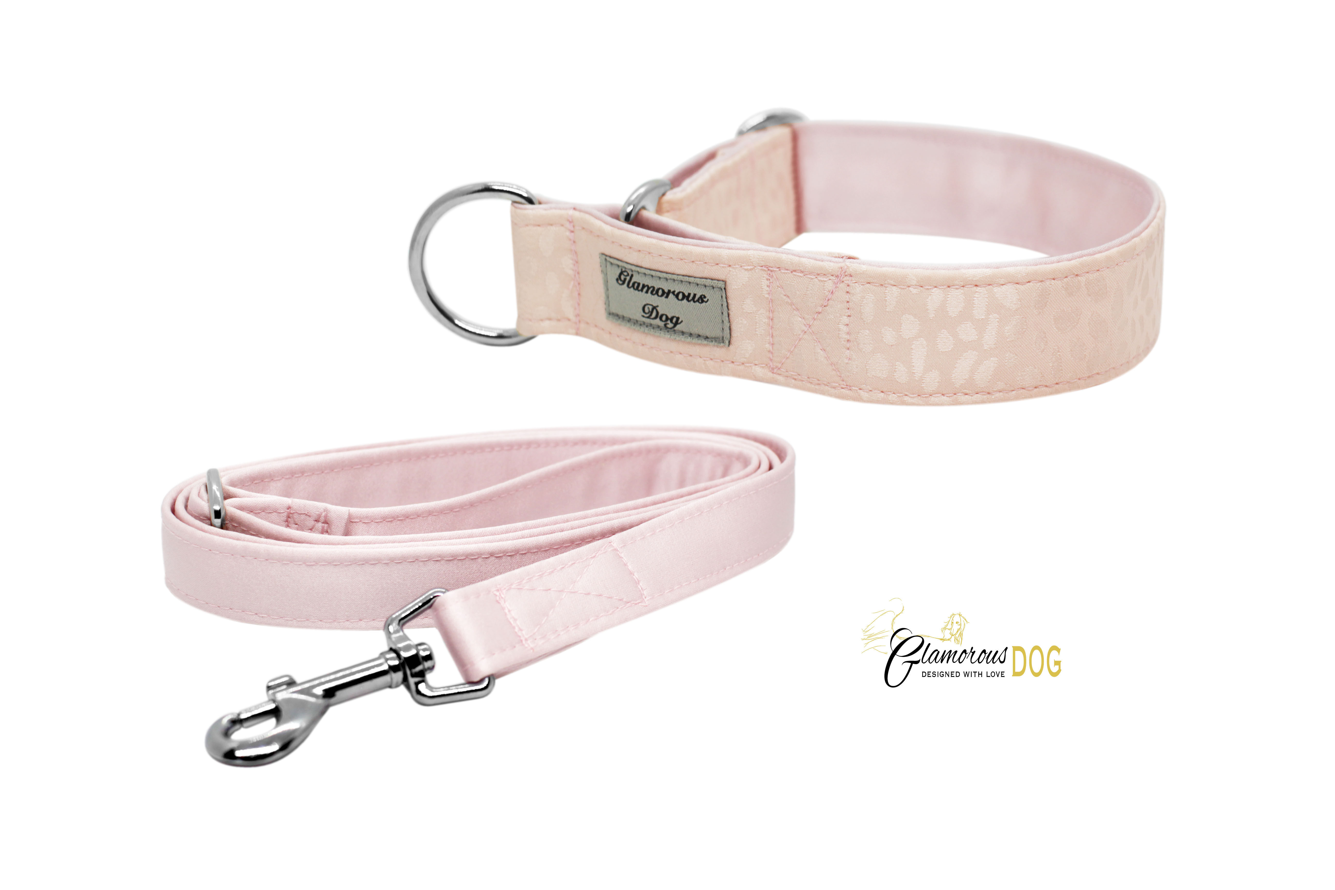 Collar with leash for puppy in light pink with a touch of apricot