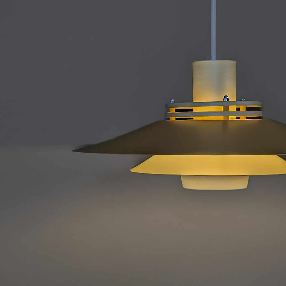 Thumbnail: Scandinavische designlamp in gele tinten
