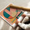 Thumbnail: Abstract kunstwerk met levendige kleuren en geometrische vormen, moderne kleurrijke posterstijl