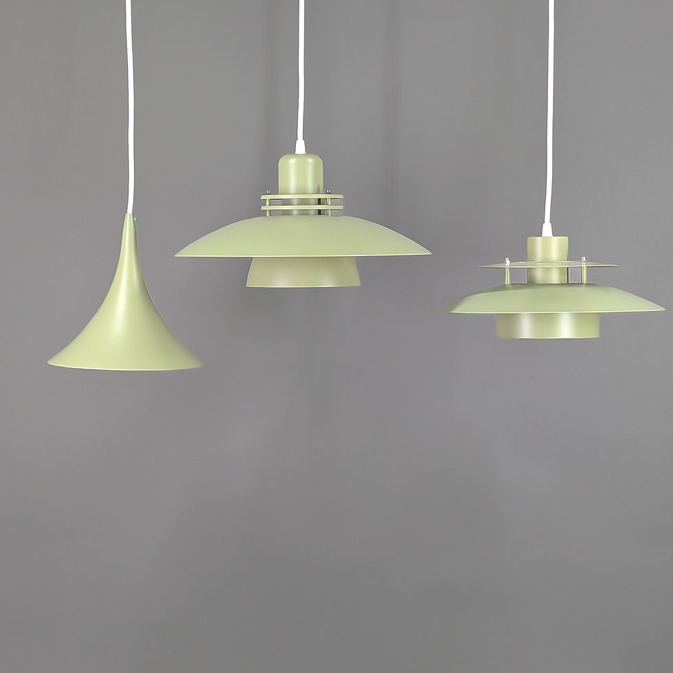 Thumbnail: Scandinavische hanglampen set van drie in groen – gerestaureerd vintage design