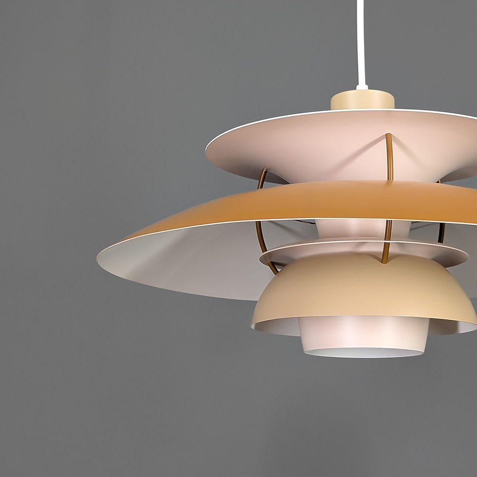 Thumbnail: Louis Poulsen PH 5 lamp in bruine en zachte kleuren