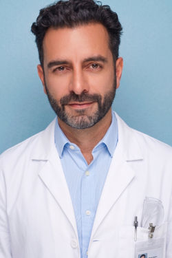 Still of Arsi Nami as Scientist