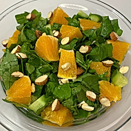Rokanın acılığı ve portakalın tatlılığı...  Diyetisyenimi yeni salata tarifi diye o kadar çok darladım ki... Mükemmeli yakaladık! :)