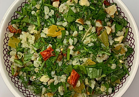 Kuruyemişli Salata