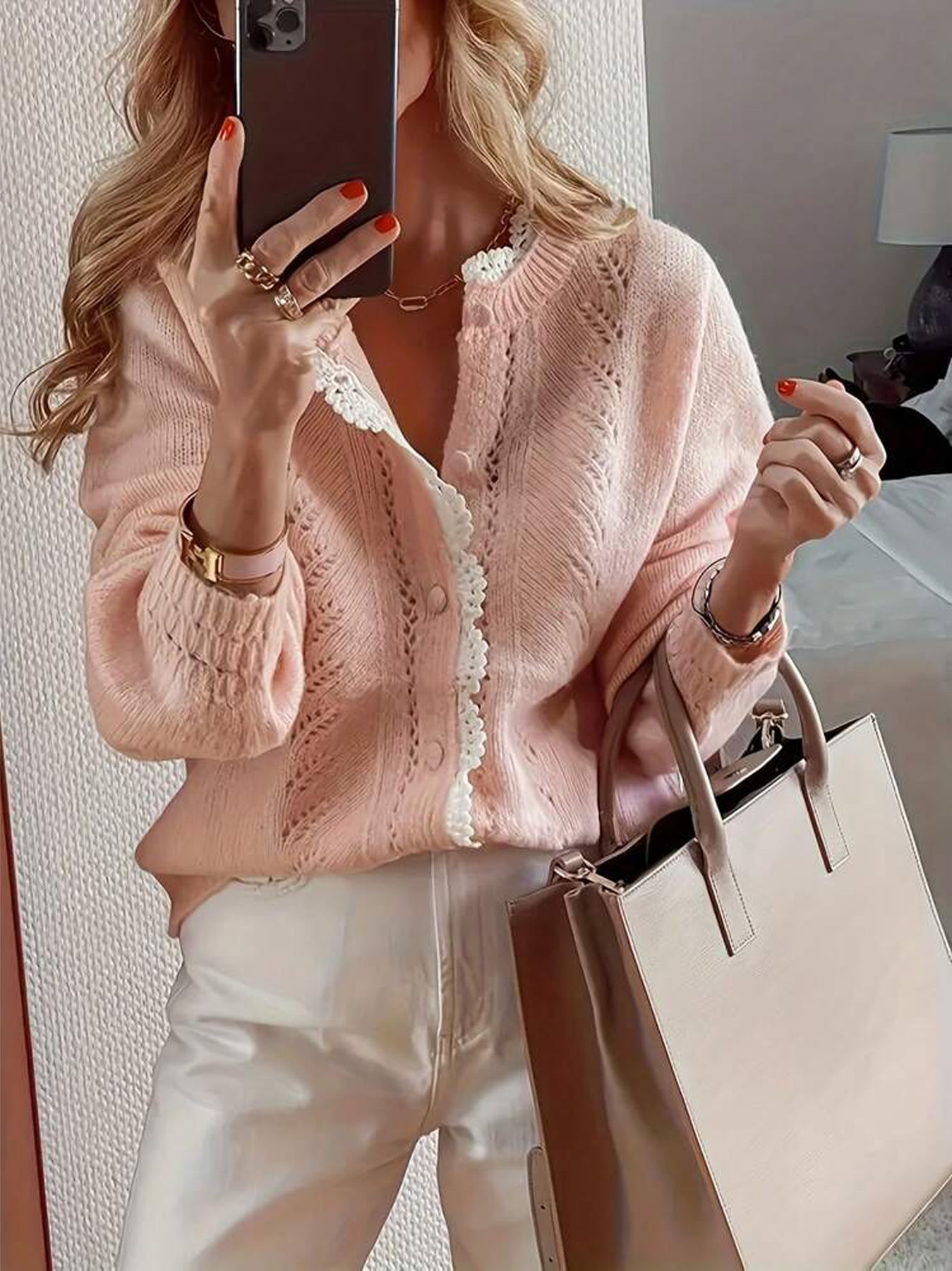 Suéter Cardigã de Tricô Elegante com Mangas Longas e Detalhes em Renda