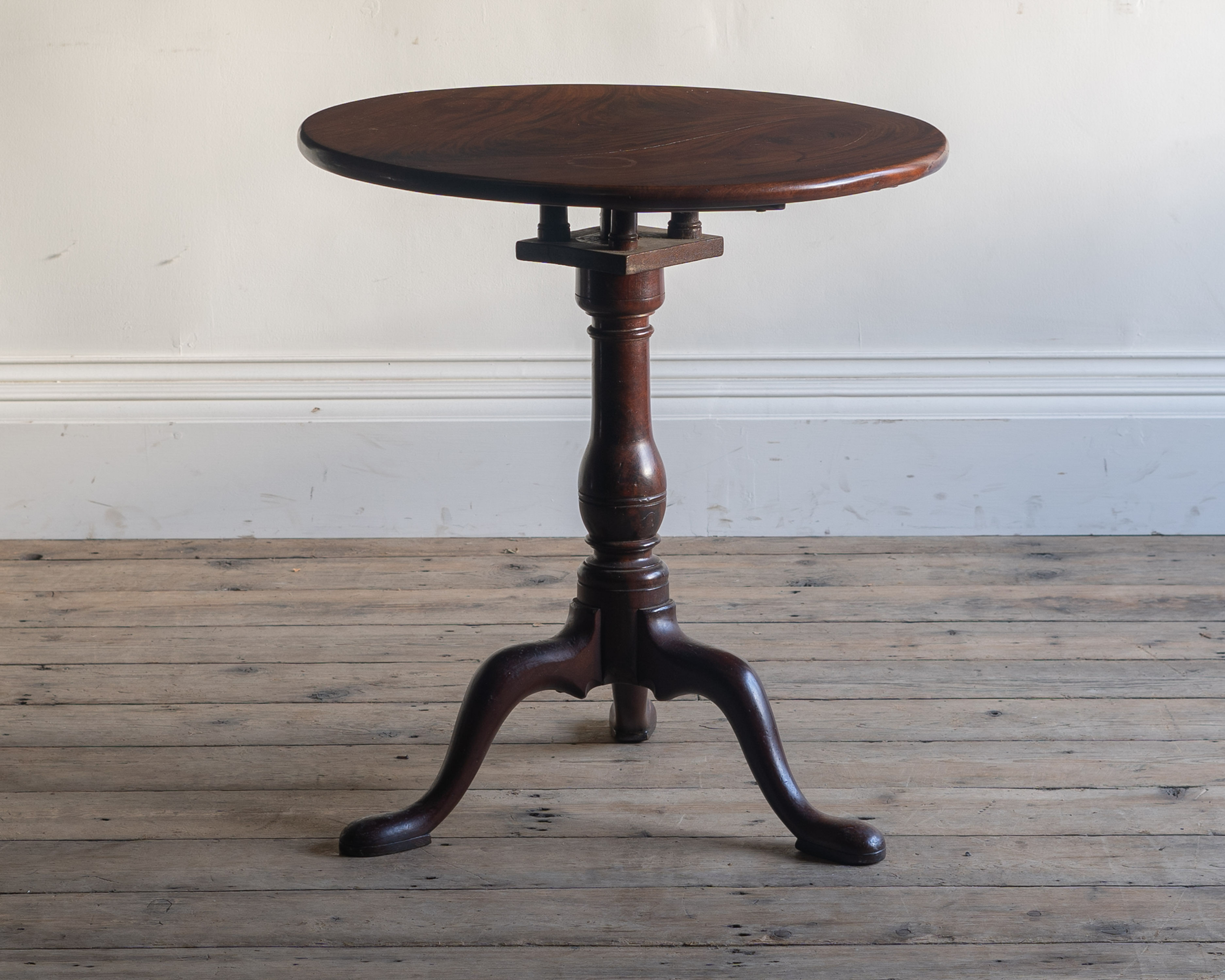 A Georgian mahogany 'bird-cage' tripod table