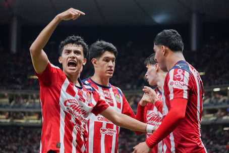 El "OTAKU" TELETRANSPORTA A CHIVAS A PUESTOS ALTOS: VICTORIA ANTE MAZATLÁN