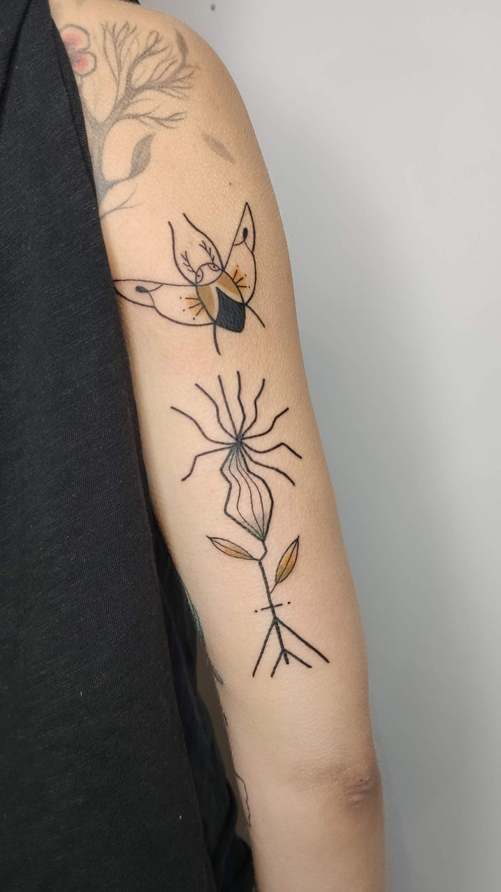 Tatuaż graficzny wykonany w studio tatuażu