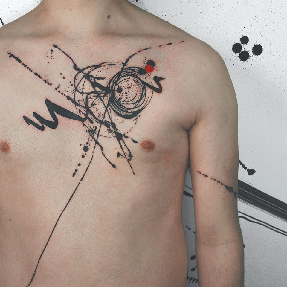 Orginalna forma abstrakcyjna w tatuażu. Dobre studio tatuazu w Poznaniu. Abstrakcyjne wzory studia Mintlemon