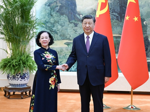 习近平会见越共中央政治局委员、中央书记处常务书记、中组部部长张氏梅