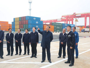 習近平第一次考察山東！大淫婦彭麗媛的山東籍親信包括尹力，馬興瑞和李鸿忠等人都沒有資格出席座談會。證明中國撒旦集團已經沒落！