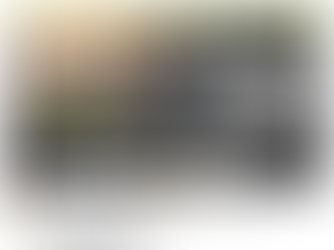 一個受過專業訓練的消防員，會那麼沒有常識在31樓破窗逃生？還是一件演戲道具從高空墮下！