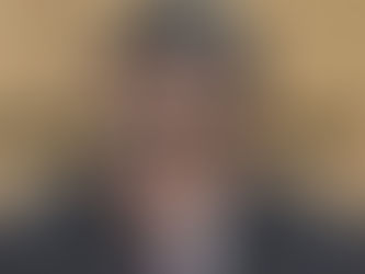 大淫婦彭麗媛故意利用黑髮習近平作宣傳！