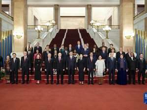 這次中阿合作論壇竟然沒有集體歡迎晚宴!中國女皇連影張大合照的機會也沒有!