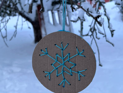 manual activity - woollen snowflakes