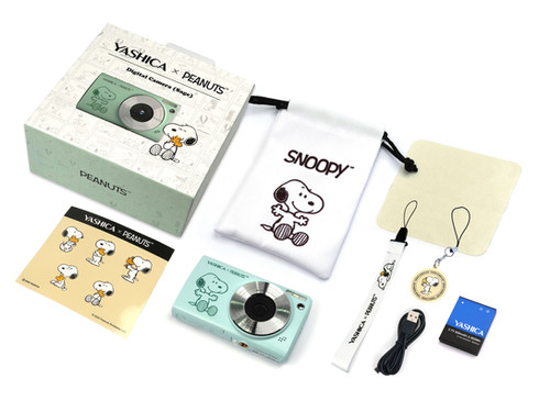YASHICA x Peanuts Digital Camera (Sage) | YASHICA