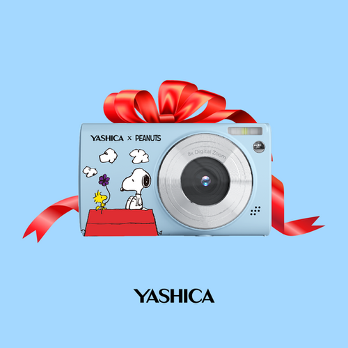 YASHICA x Peanuts Digital Camera (Blue Sky) | YASHICA