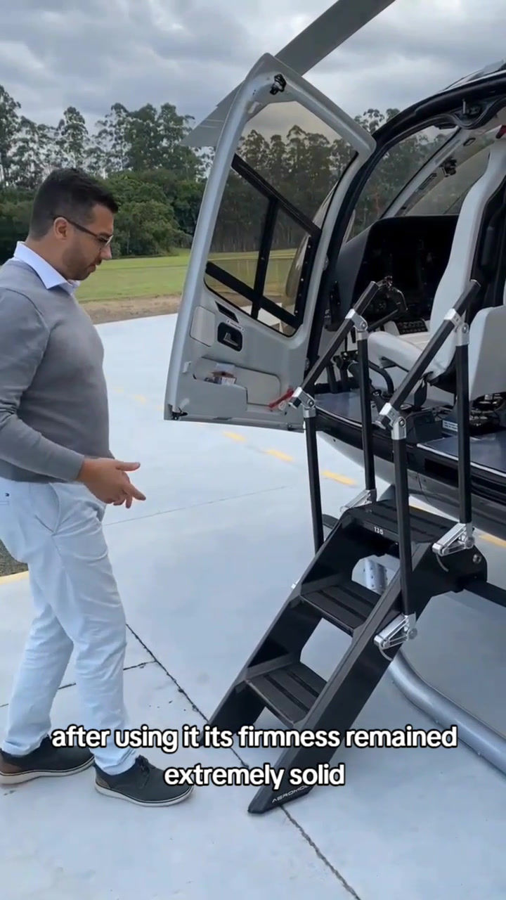 Thumbnail: Helicopter Ladder with handrail