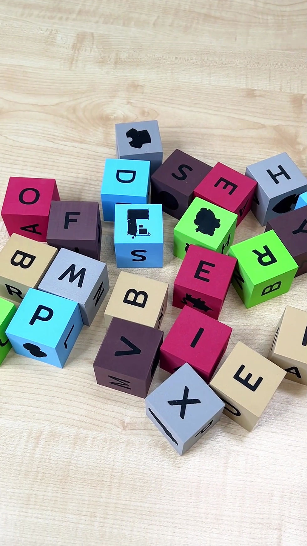 ภาพขนาดย่อ: สินค้าใหม่! Letter Dice ลูกเต๋าสะกดคำ ภาษาอังกฤษ เสริมพัฒนาการ