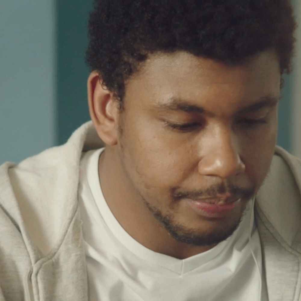 QUINTOANDARLUCAS01_02.GIF
