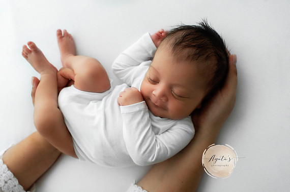 Lifestyle Newborn Baby Photography | Agata's Photography