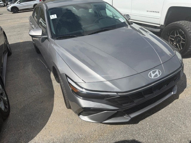2025 Hyundai Elantra 35K $21,000