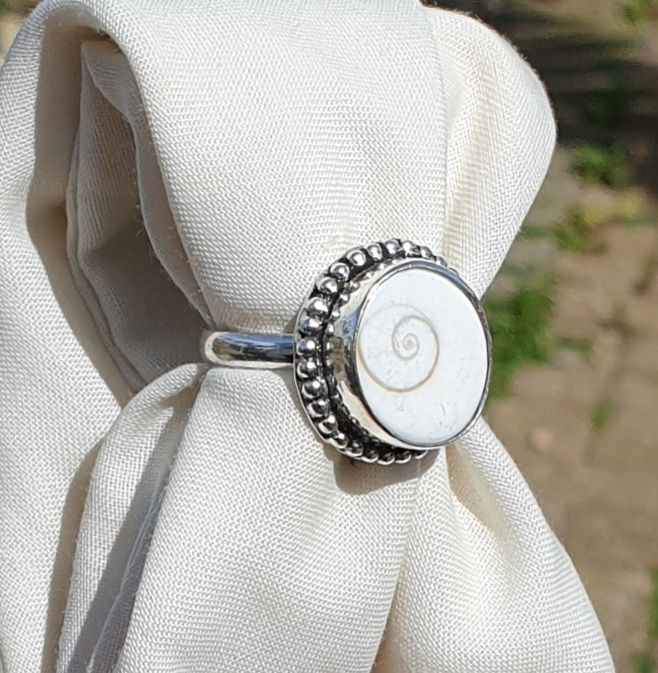 Thumbnail: Shiva shell ring size T