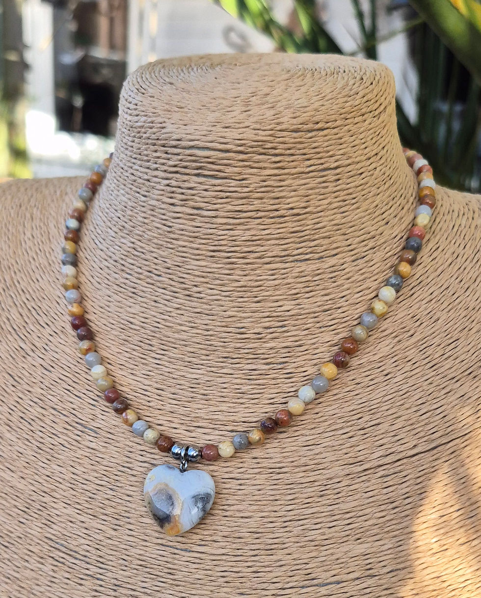 Thumbnail: Crazy Lace Agate heart Necklace
