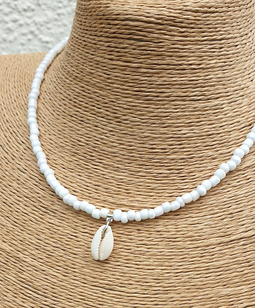 Thumbnail: Cowrie shell necklace WHITE