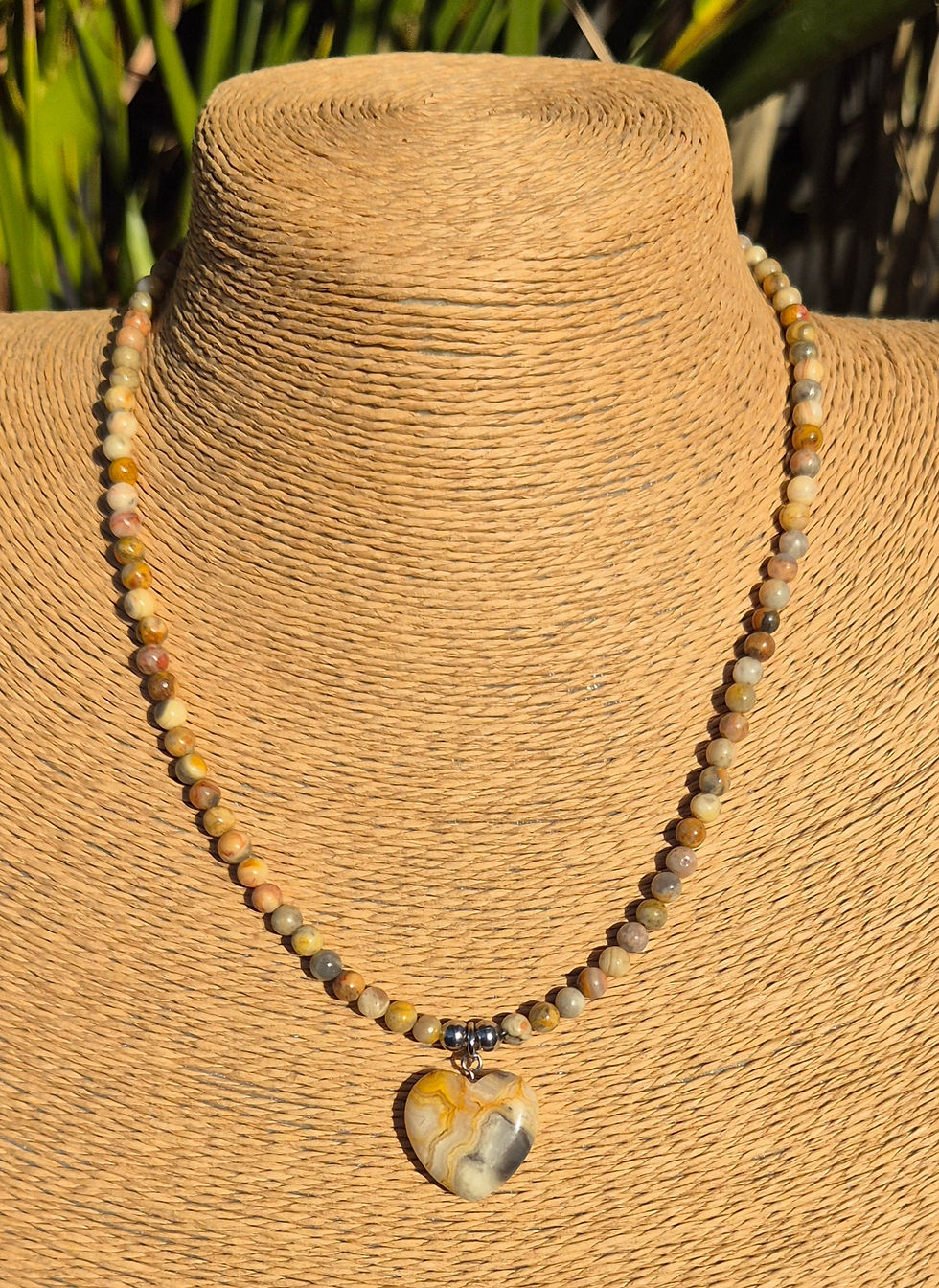 Thumbnail: Crazy Lace Agate heart Necklace 
