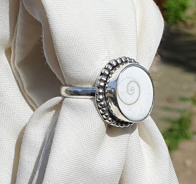 Thumbnail: Shiva shell ring size T